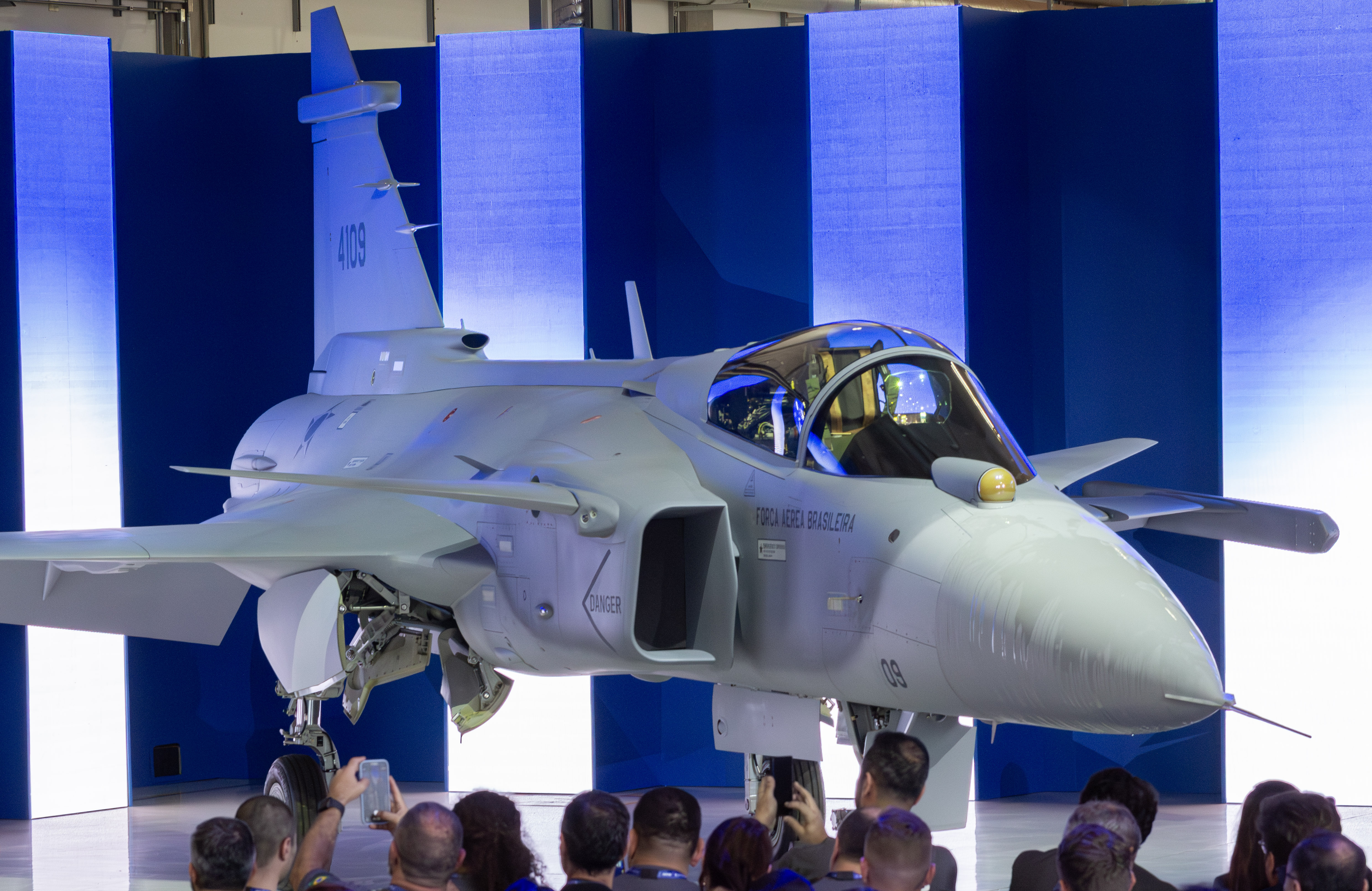 Rollout do F-39E Gripen FAB 4109